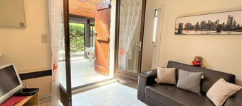 Air-conditioned house with veranda, near sea, Gruissan