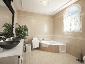 Hair dryer - Magnificent Andalusian villa with pool, fireplace and garden (Olivares)