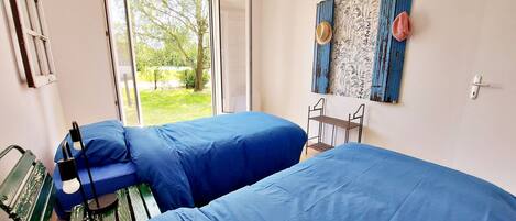 3 bedrooms, desk, free WiFi, bed sheets