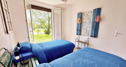 Charming Countryside Retreat with Modern Amenities, Babyfoot, and Nearby Leisure Activities