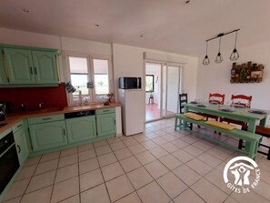 冰箱、微波炉、烤箱、洗碗机