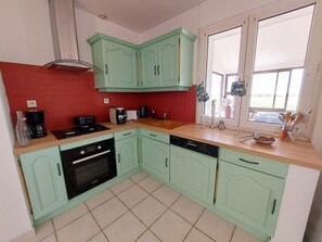 Réfrigérateur, micro-ondes, four, lave-vaisselle