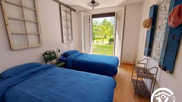 3 dormitorios, escritorio, wifi gratis y ropa de cama