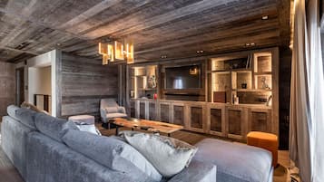 Télévision, cheminée