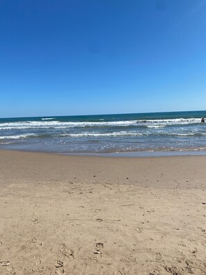 Beach nearby, sun-loungers, beach towels