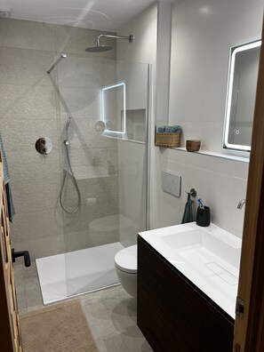 淋浴設備、風筒、提供毛巾