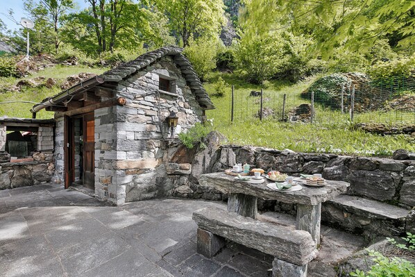 Grill-/Picknickplatz