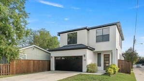Unclassified image, 2 of 36, button - Spacious 5 Bedroom Dallas Home for Families (Dallas)