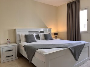 1 chambre, fer et planche à repasser, Wi-Fi, literie fournie