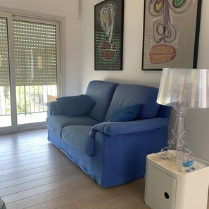 Living area - 1 Bedroom Apartment in Roseto degli Abruzzi (Roseto degli Abruzzi)
