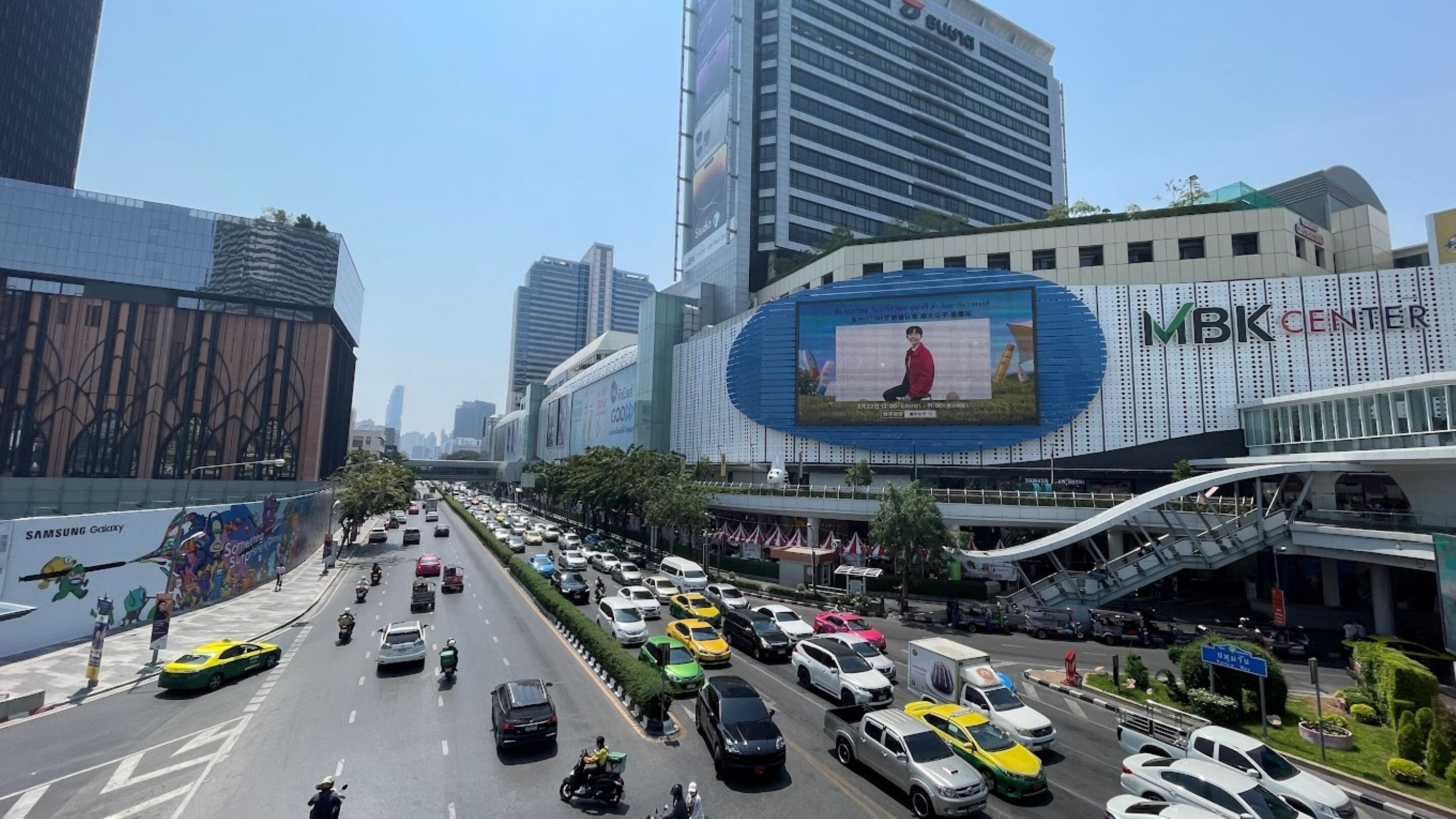 Foto - Lumen Bangkok Udomsuk Station
