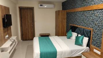 Deluxe Double Room | Desk, free WiFi