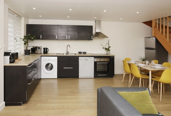 Fridge, microwave, oven, dishwasher