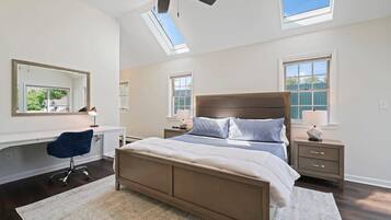 3 bedrooms, desk, iron/ironing board, WiFi