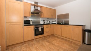 Apartment | Private kitchen - Blue Harbour Apartments (Edinburgh)