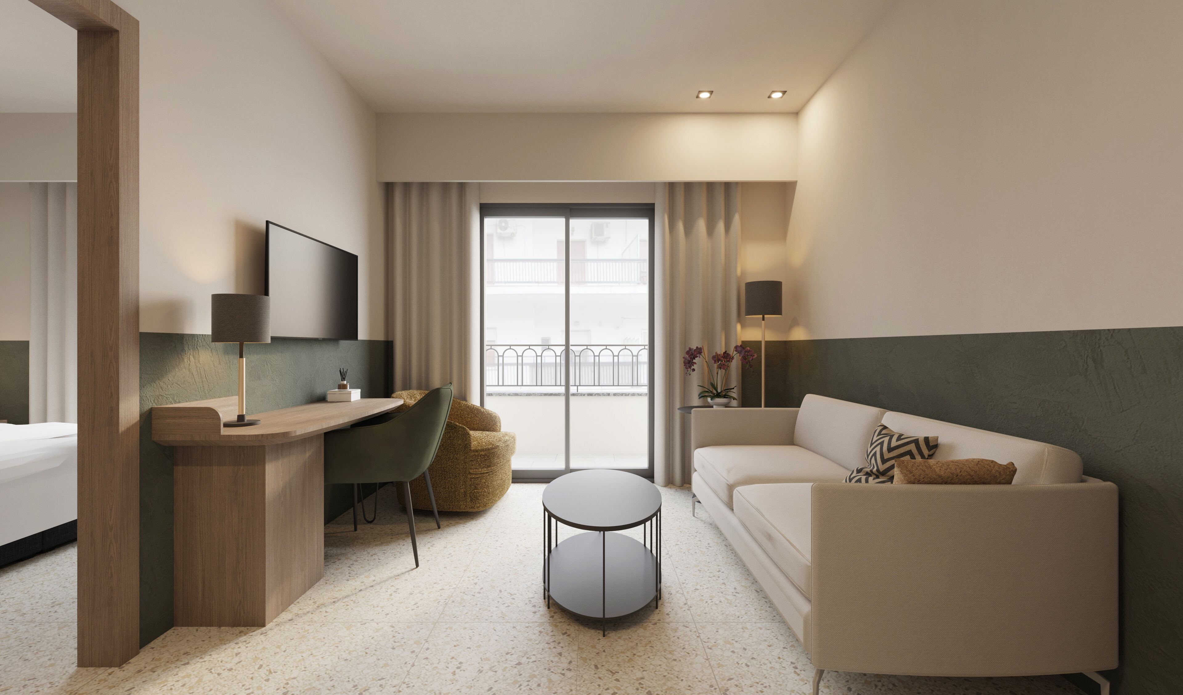 Ein modernes Hotelzimmer mit einem Bett, einem Schreibtisch, einem runden Tisch, einer Couch und einem großen Fenster mit Blick auf Gebäude.
