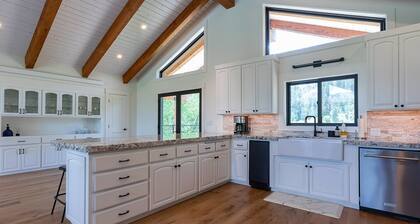 View-Topia ⁓Amazing Veiws⁓On 35 acre & Salt River ⁓ Fly Fishing ⁓ Trail Riding