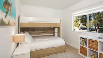 3 bedrooms, iron/ironing board, travel cot, free WiFi