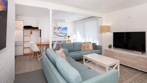 Smart TV, books, stereo