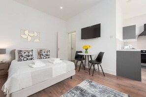 1 chambre, fer et planche à repasser, Wi-Fi gratuit