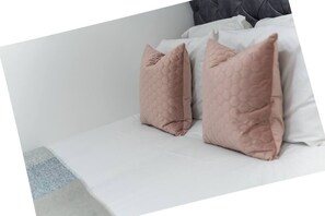 1 bedroom, iron/ironing board, free WiFi - PBC | One Bed Earl's Court ECC3 (London)