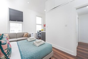 1 chambre, fer et planche à repasser, Wi-Fi gratuit, draps fournis