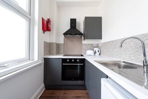 Fridge, oven, stovetop, toaster - PBC | Large Studio - Earl's Court 119 - EC6 (London)