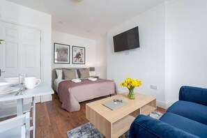 1 bedroom, iron/ironing board, free WiFi, bed sheets