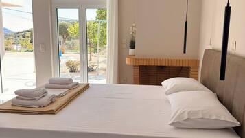 Blackout curtains, soundproofing, iron/ironing board, free WiFi