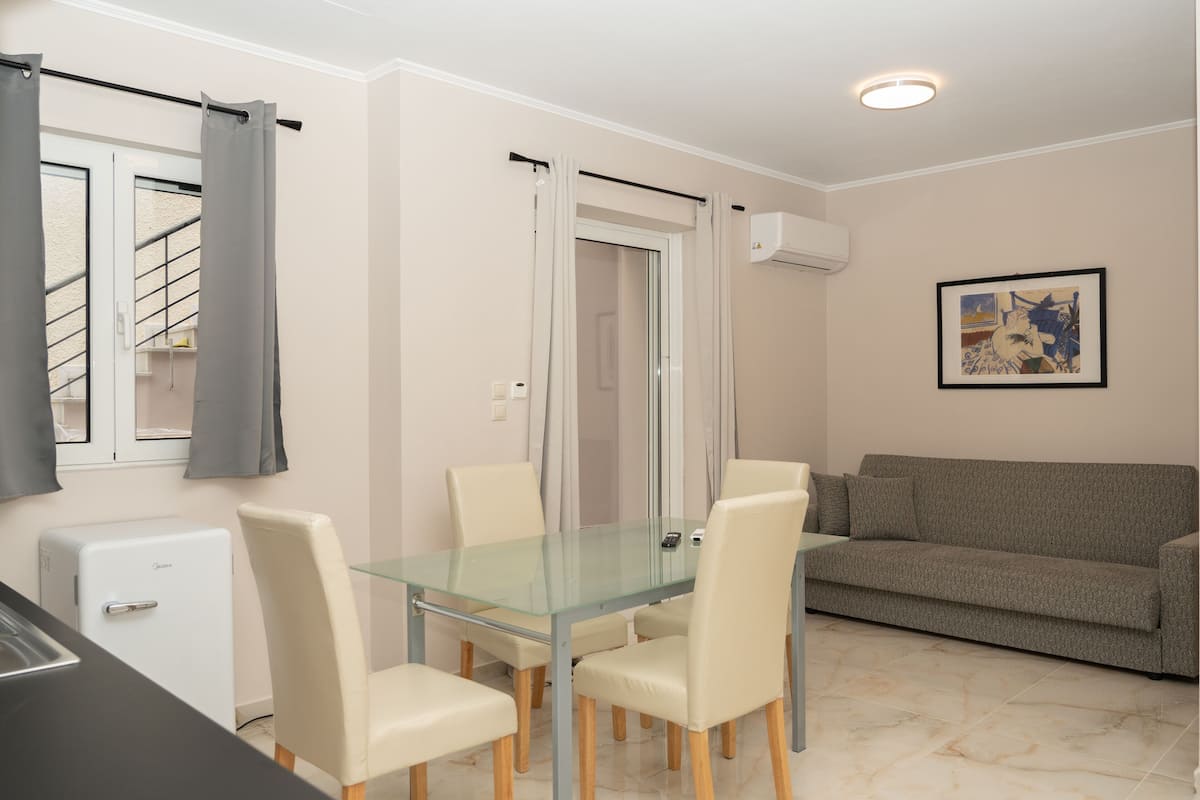 family apartment | living area | 40-inch smart tv with digital channels, tv