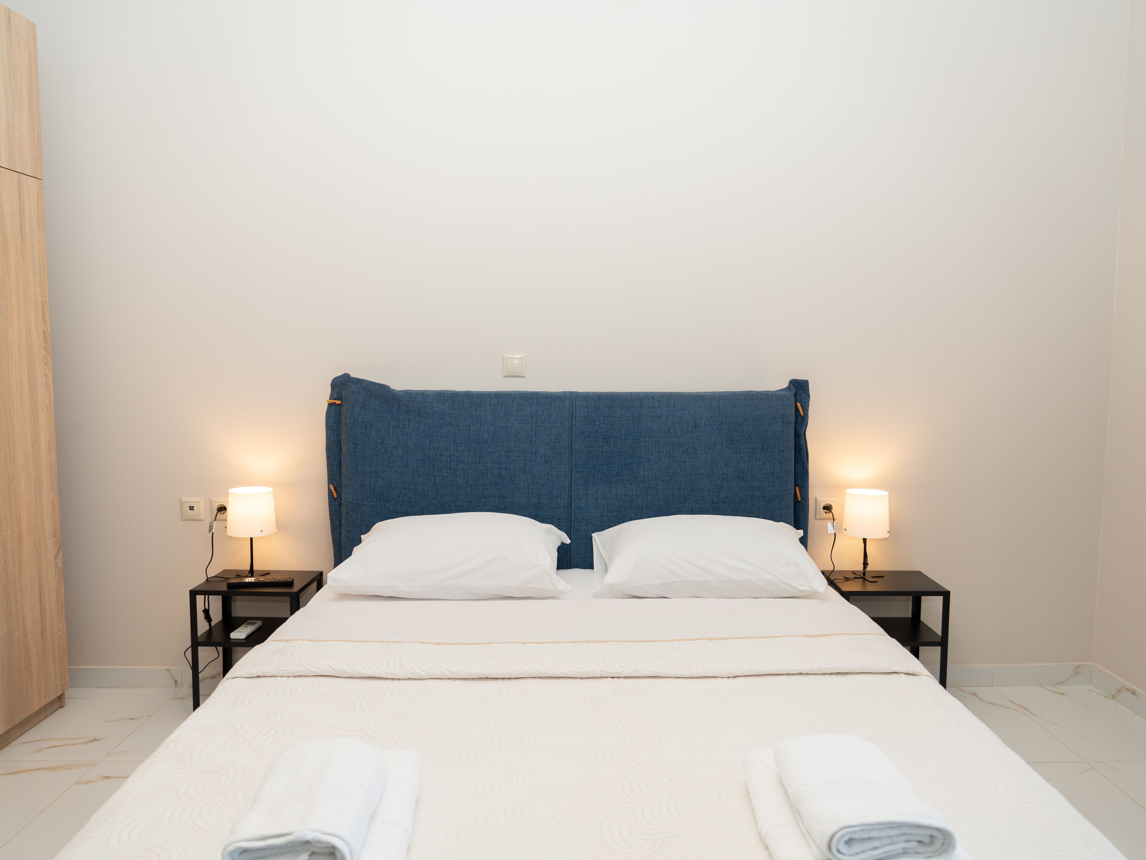 deluxe apartment | blackout curtains, soundproofing, iron/ironing board, free wifi