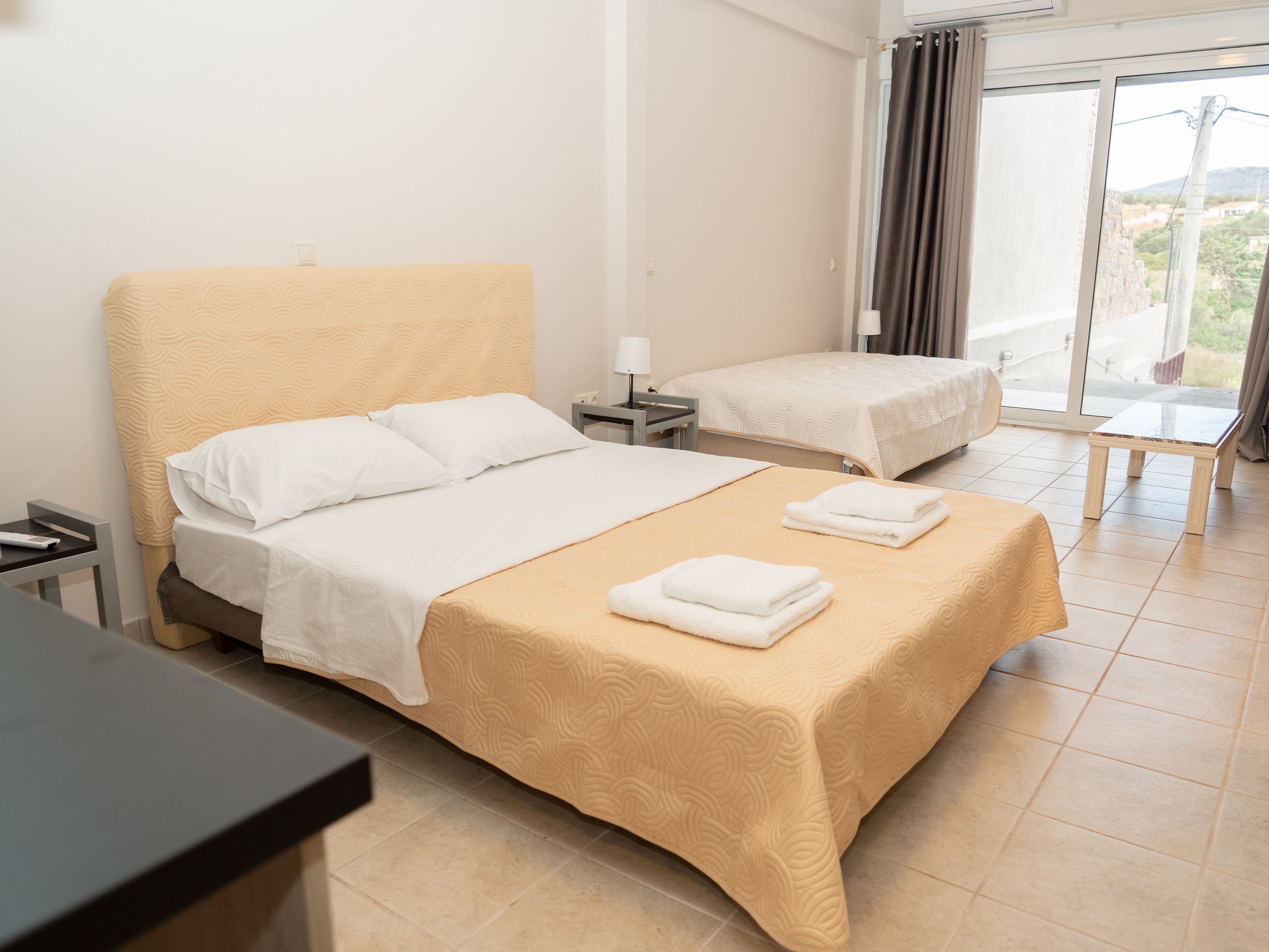 comfort apartment | blackout curtains, soundproofing, iron/ironing board, free wifi
