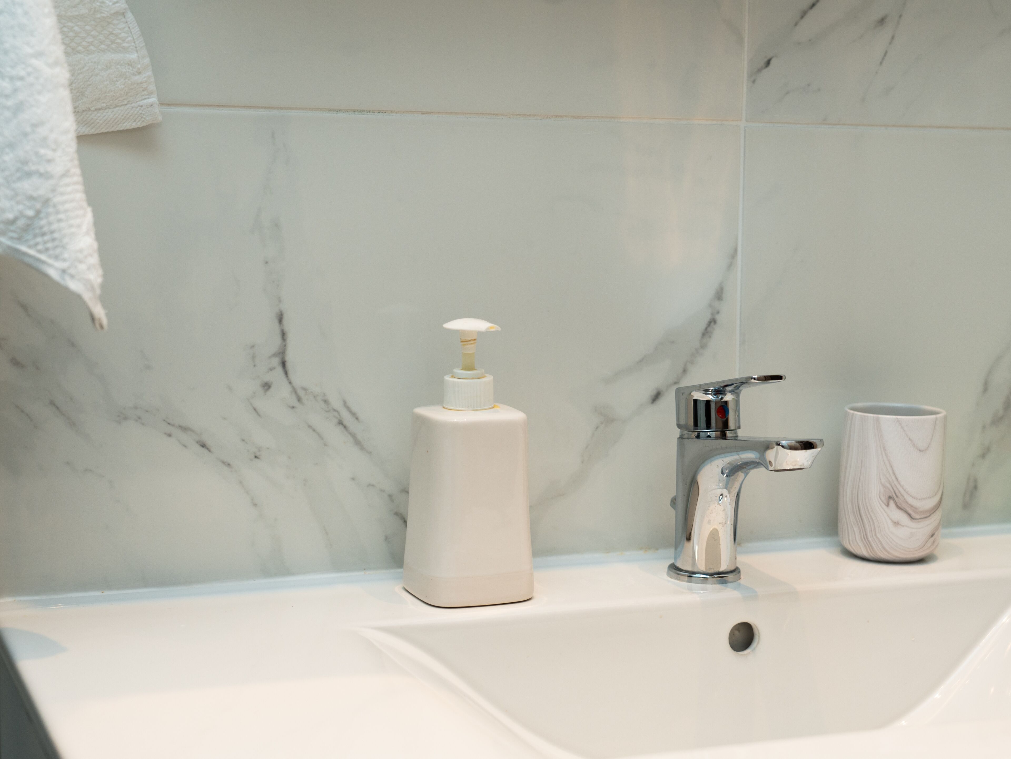 comfort apartment | bathroom | shower, hair dryer, towels, soap