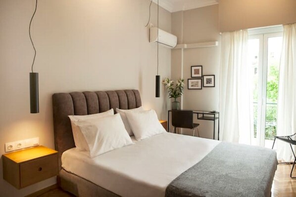 1 bedroom, desk, iron/ironing board, WiFi