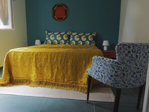 2 bedrooms, desk, iron/ironing board, travel cot