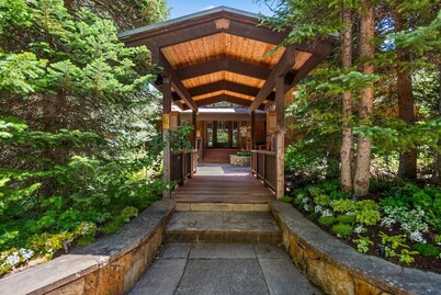 The Lupine Estate | Slopeside Ski In/Out Paradise