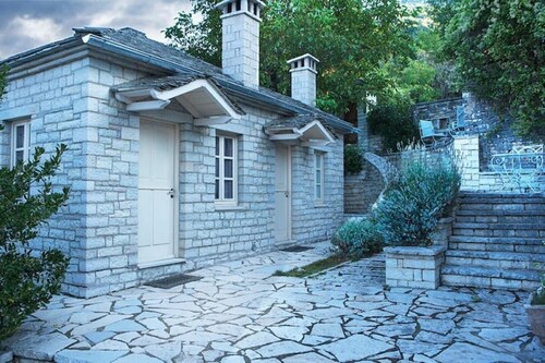 2bedrooms- stone building /Vikos Gorge, Epirus