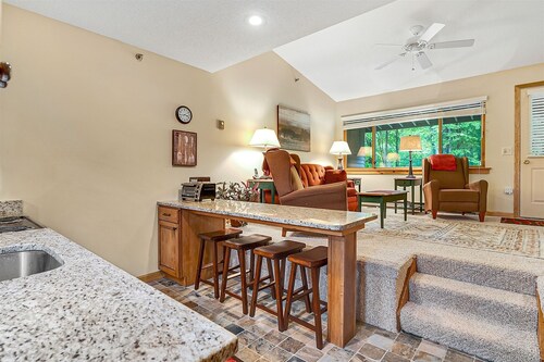 Sunrise C-108 | 1 Bed, 1 Bath