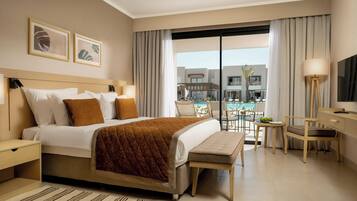 Rom – deluxe, 1 queensize-seng (Swim-Up) | Minibar, safe på rommet, skrivebord og barnesenger (inkludert)