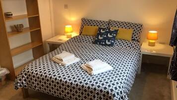 Apartemen | 1 kamar tidur, setrika/meja setrika, Wi-Fi gratis, dan seprai linen