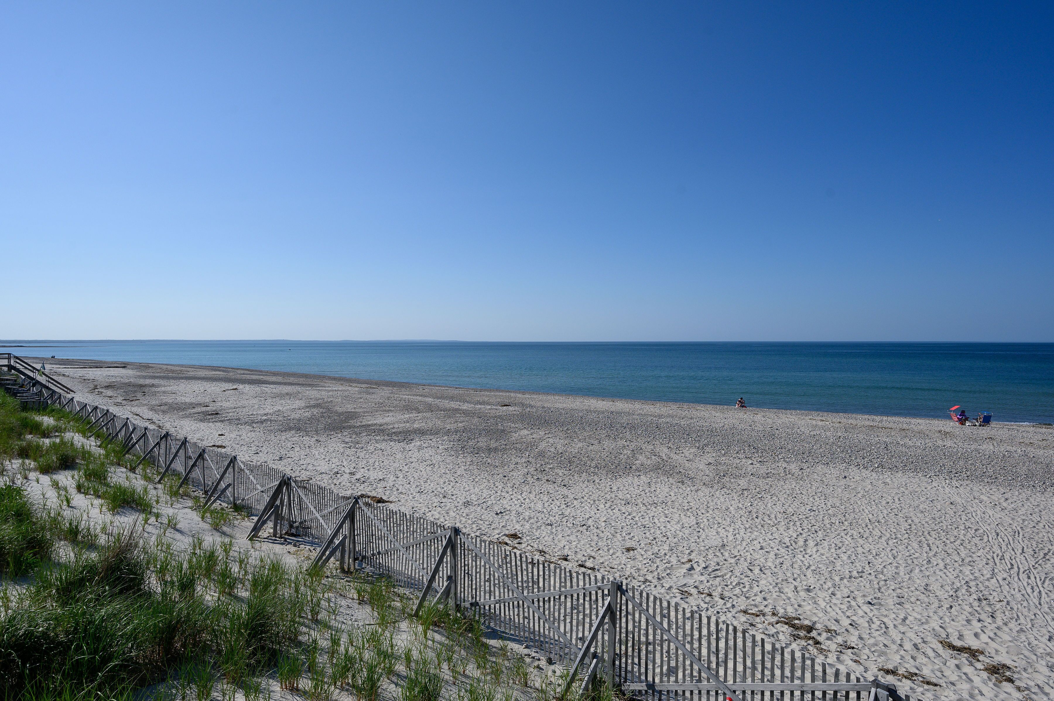 JUST LISTED PRICED TO RENT 4BD AC WALK TO BEACH BOOK NOW!