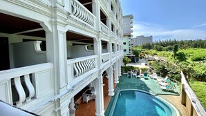 Deluxe Quadruple Room | Terrace/patio - HRK Resort (Patong)