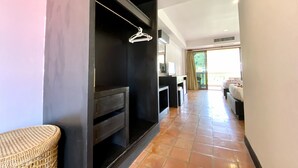 Superior Room - HRK Resort (Patong)