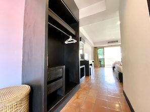 Superior Room | Minibar, individually decorated, individually furnished, desk - HRK Resort (Patong)