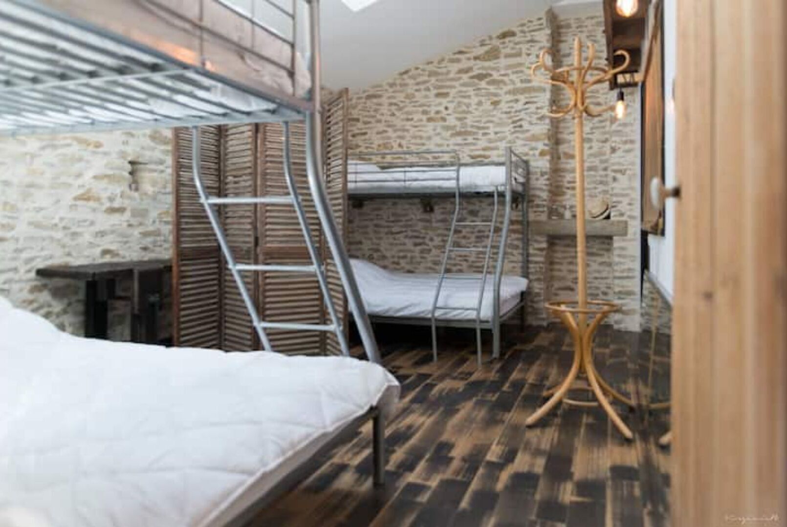 2 Schlafzimmer, Schreibtisch, Bügeleisen/Bügelbrett, Reisekinderbett