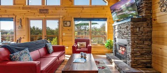 3BR Lodge w/ Theater, Game Room, Hot Tub, Fire Pit