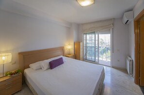 4 bedrooms, iron/ironing board, WiFi, bed sheets - Vilafortuny,magnifica Casa Adosada con Piscina (Cambrils)