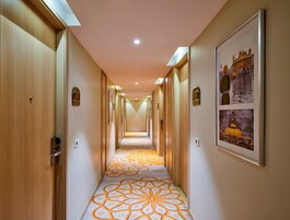 Deluxe Room | Premium bedding, down comforters, memory foam beds, in-room safe