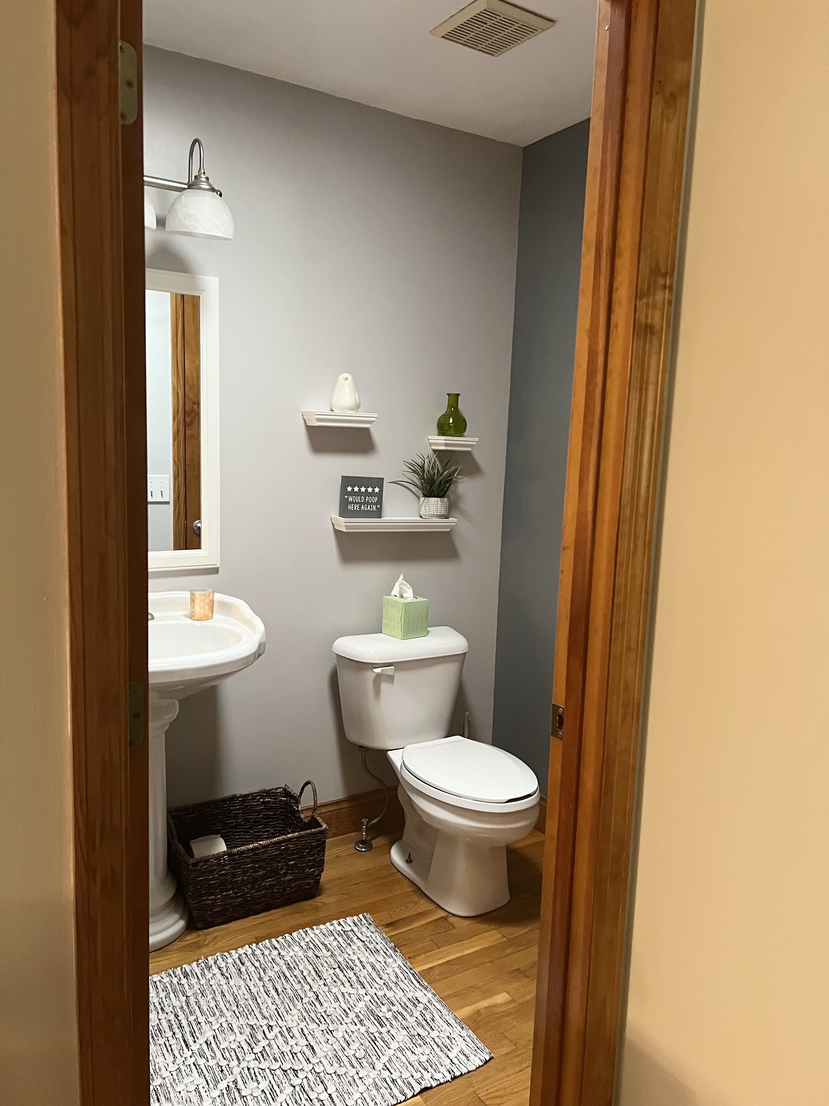 10 miles to Perfect North Ski Slopes! Sleeps 5 + air mattresses- up to 8 