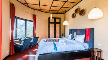 Premium bedding, desk, laptop workspace, free WiFi